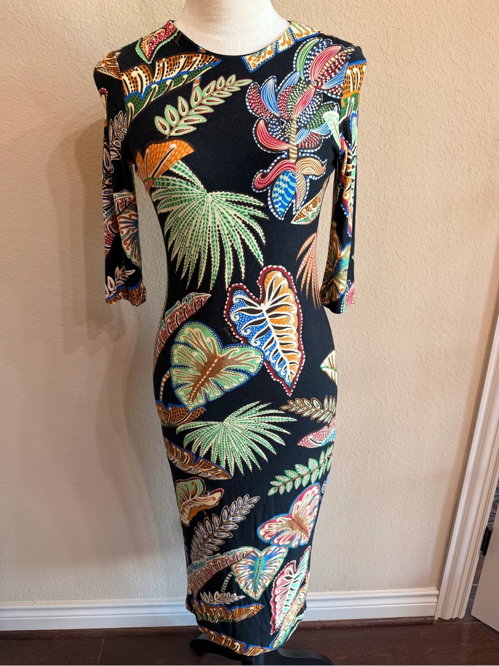 FARM Rio Cool Foliage Black Jersey Midi Dress S NWOT - Picture 2 of 6